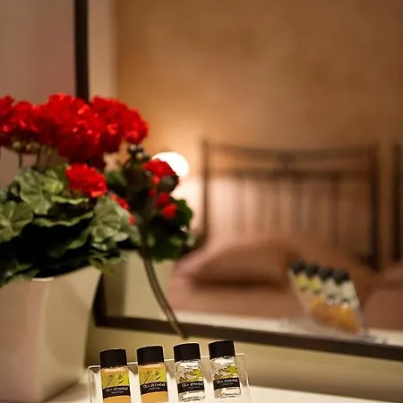 Marble House Hotel *